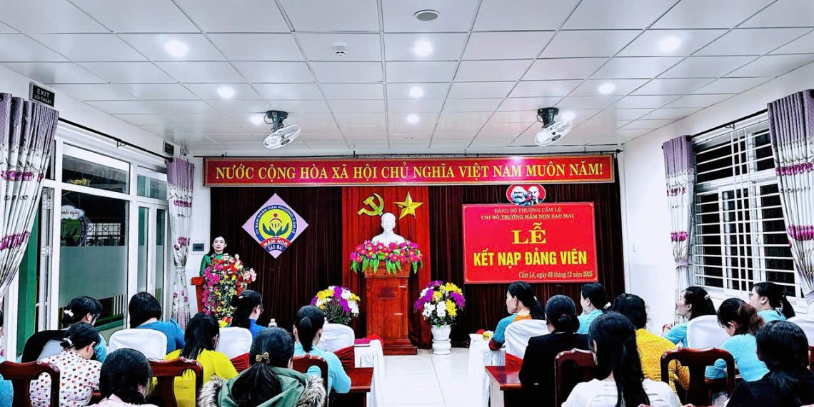 Lễ kết nạp Đảng viên mới